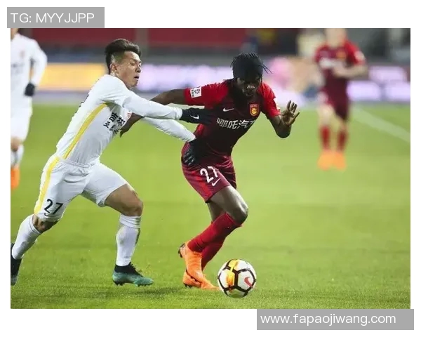 全能足球巨星的攻防艺术与比赛智慧探秘