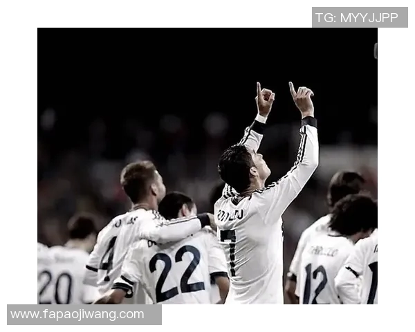 足球巨星C罗的精彩瞬间与辉煌成就全景展示 足球巨星C罗的精彩瞬间与辉煌成就全景展示