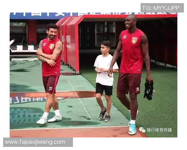 足球明星妻子顺利产子携宝宝出院幸福瞬间引发媒体热议 足球明星妻子顺利产子携宝宝出院幸福瞬间引发媒体热议